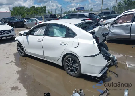 2023 Kia Forte Lxs z USA, uszkodzony, nr VIN 3KPF24AD6PE642558